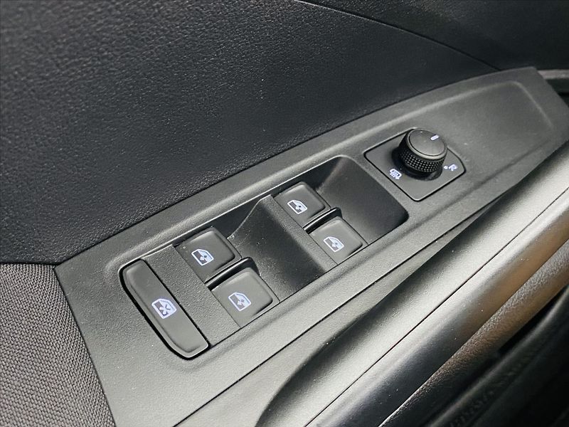 Škoda Fabia 1,0 TSI 70kW Selection - fotka 17 z 23