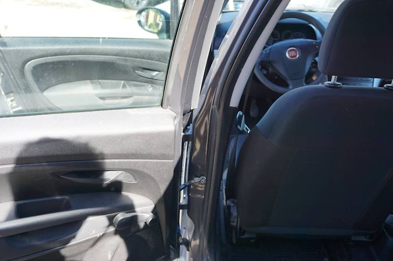 Fiat Punto (2011) 1,2 - fotka 7 z 20