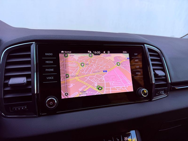 Škoda Karoq 1.5 TSi DSG Style, ČR, 1.Maj - fotka 25 z 34