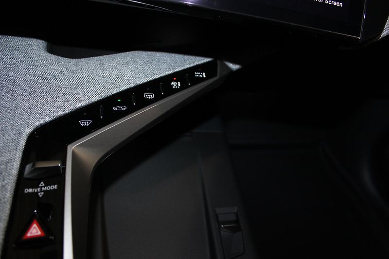 Peugeot 3008 (2026) GT Hybrid 145 e-DCS6  - fotka 9 z 16