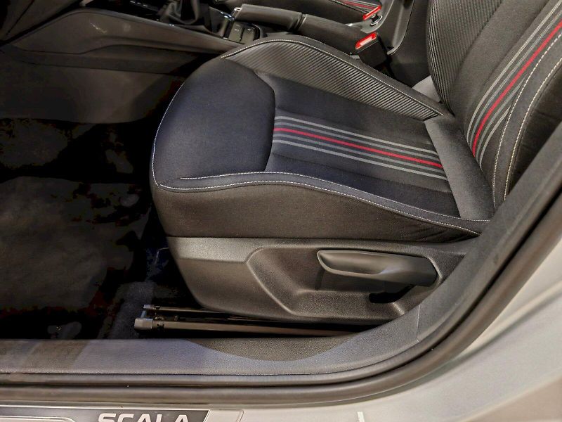Škoda Scala (2025) 1.0 TSI 85 kW Monte Carlo - fotka 22 z 29