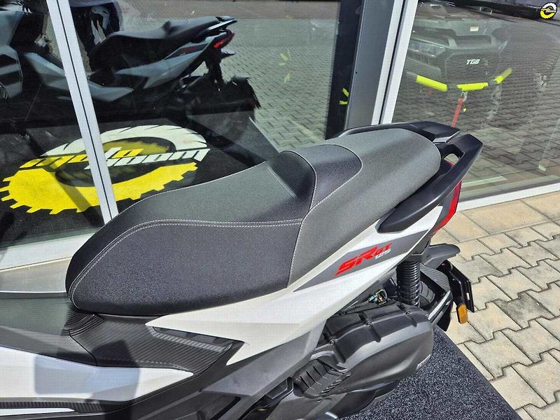 Aprilia SR GT 125 (2026) E5+ - AKČNÍ CENA - fotka 16 z 41