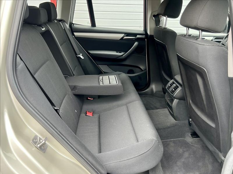 BMW X3 2,0 D  xDrive / KLIMA - fotka 16 z 36
