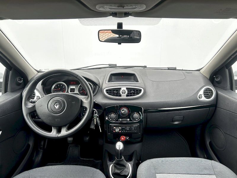 Renault Clio (2011) 1.2 16V 55kW MP5 Authentique - fotka 5 z 26