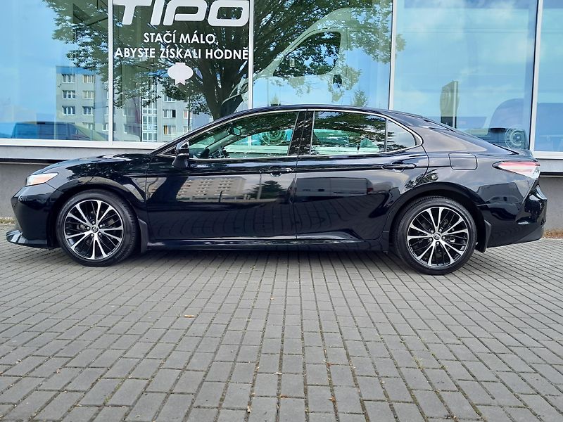 Toyota Camry (2020) XLE 3,6V6 1.maj. ČR  - fotka 6 z 41