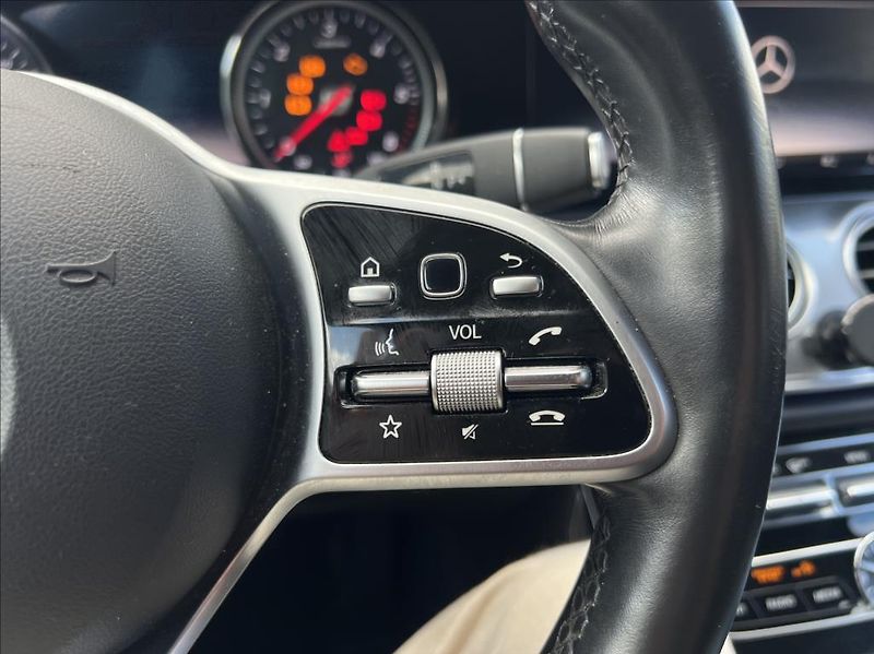Mercedes-Benz Třídy E 2,0 E 220 d / 9G-TRONIC - fotka 24 z 48