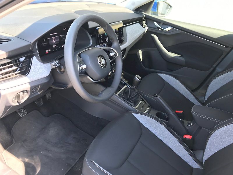 Škoda Kamiq (2024) Selection 1,0 TSI - fotka 6 z 24