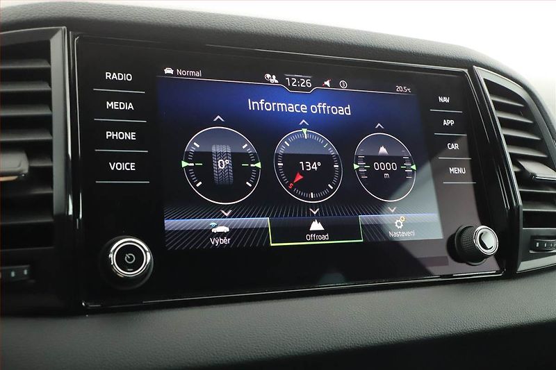 Škoda Karoq (2022) Sportline 2.0 TDI - fotka 16 z 23