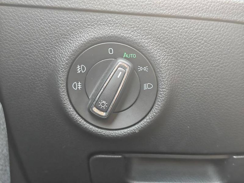 Škoda Superb Ambition Green tec 6DSG 2,0TDI - fotka 18 z 22