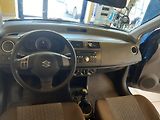 Suzuki Swift 1.3 i KLIMA ZADÁNO ! - náhled 9