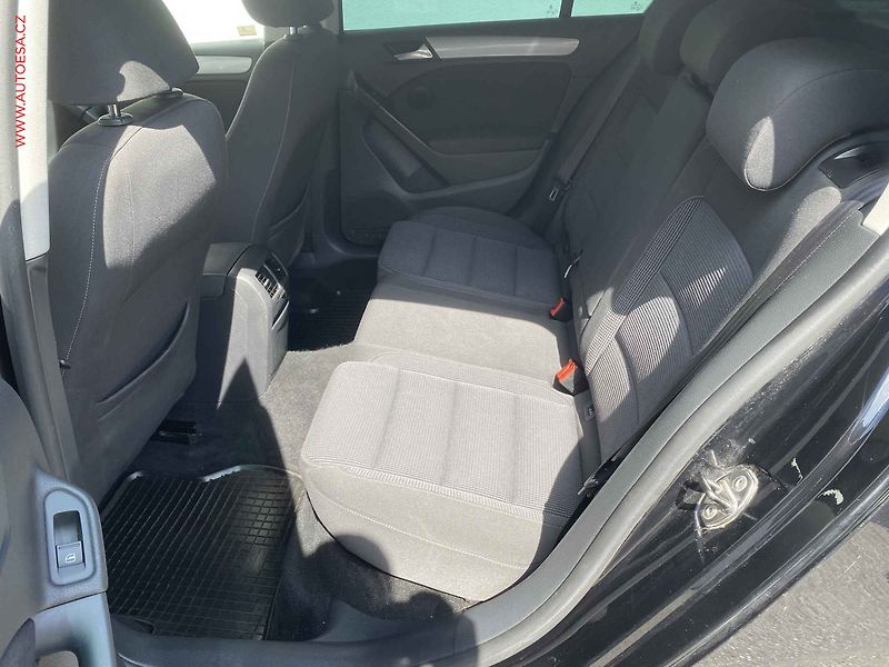 Volkswagen Golf (2011) 1.2 TSi, ČR, Trendline, DSG - fotka 10 z 16