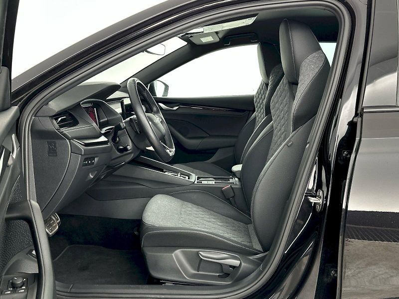 Škoda Octavia (2025) Combi DSG 1.5TSI 110kW SportLi - fotka 8 z 33