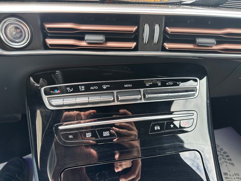 Mercedes-Benz EQC (2020) Edition 1886 SoH 96,8% - fotka 27 z 32