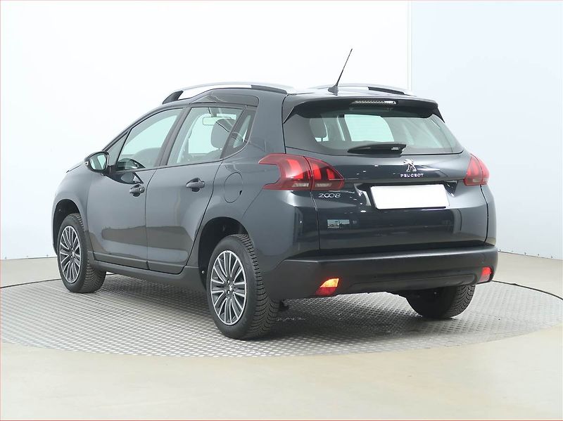 Peugeot 2008 (2019) 1.2 PureTech, Tempomat - fotka 4 z 15