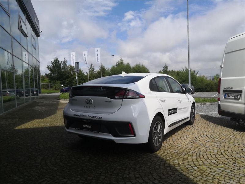Hyundai Ioniq EV SMART EFFICIENCY - fotka 4 z 9