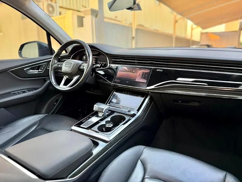 Audi Q7 (2021) Moderní generace Audi Q7 - fotka 14 z 20
