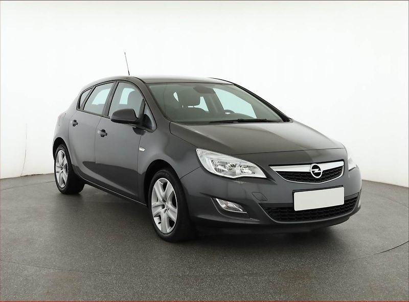 Opel Astra (2011) 1.4 16V, zamluveno - fotka 1 z 17