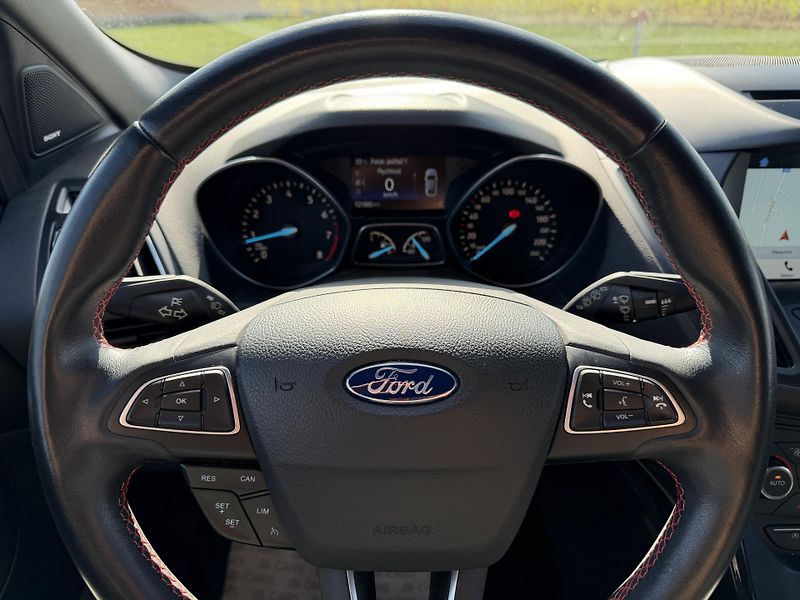 Ford Kuga 1.5 EB ST PANORAMA SERVISKA - fotka 17 z 48