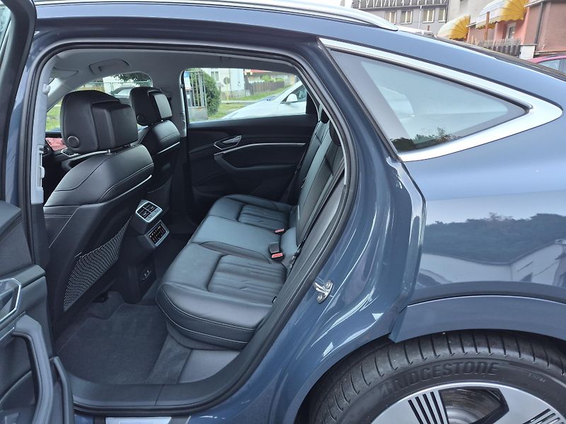 Audi e-tron SPORTBACK 300kw SOH 97,2% - fotka 12 z 45