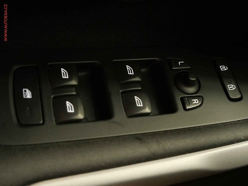Volvo V40 (2014) 1.6 D2, Cross Country, AT - fotka 14 z 18