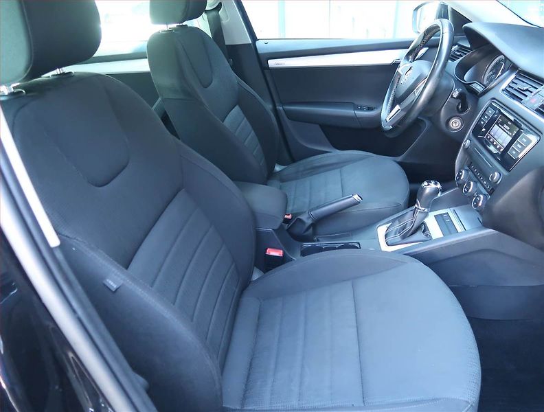 Citroën C4 Picasso (2016) 1.6 BlueHDi, 7 míst, Navi - fotka 9 z 24
