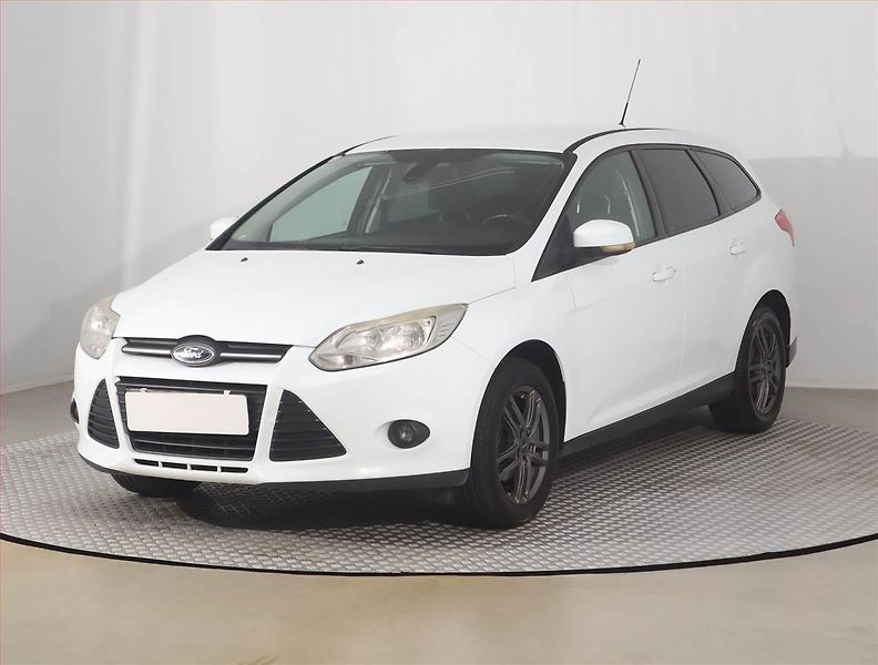 Ford Focus (2013) 1.6 TDCI, nová STK, pěkný stav - fotka 2 z 14