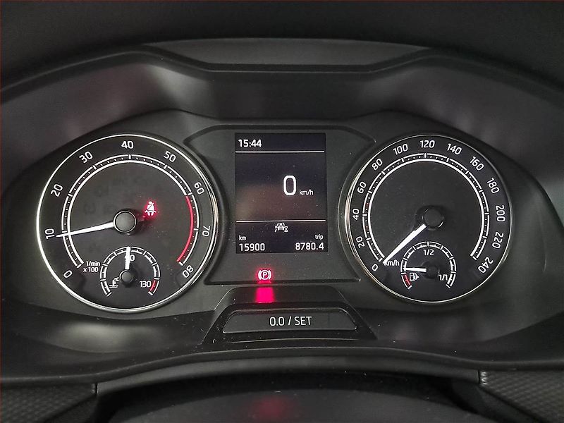 Škoda Kamiq (2023) Ambition 1.0 TSI - fotka 11 z 17
