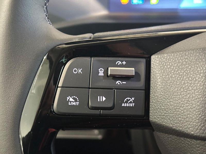 Peugeot Traveller (2026) Allure L2 2.2 BlueHDi 180 EAT8 - fotka 16 z 28