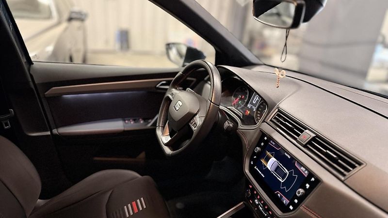 Seat Arona (2019) 1.0TGI- FR,LED,ZÁRUKA  - fotka 21 z 35