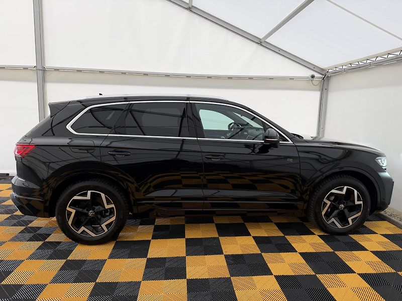 Volkswagen Touareg 3.0Tdi*1-MAJ*DPH*HUD*R-LINE* - fotka 7 z 45