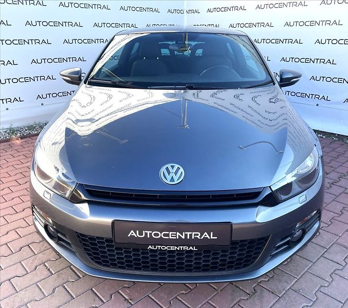 Volkswagen Scirocco 1,4 TSi,90kW,SPORT,serv.kn.,ST - fotka 2 z 23