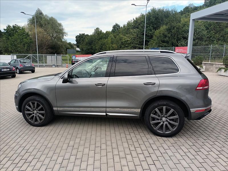 Volkswagen Touareg 3,0 TDI 193Kw,R-Line,ČR,TAŽNÉ, - fotka 8 z 50