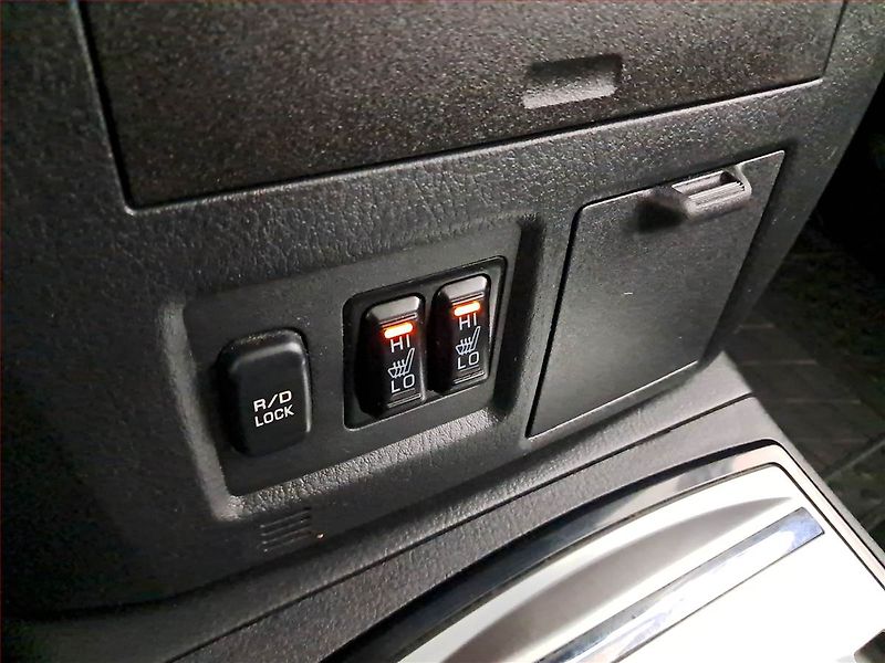 Mitsubishi Pajero (2015) 3.2 DI-D - fotka 19 z 20