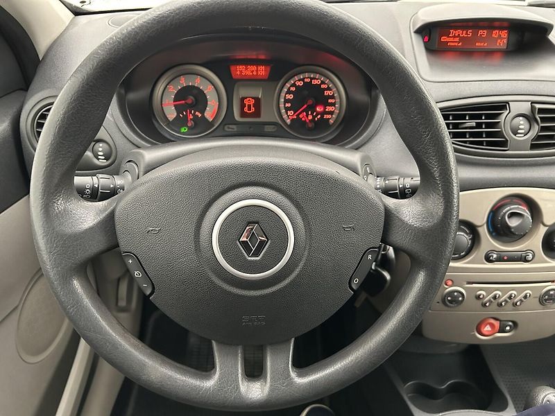 Renault Clio 1.1  . - fotka 16 z 26