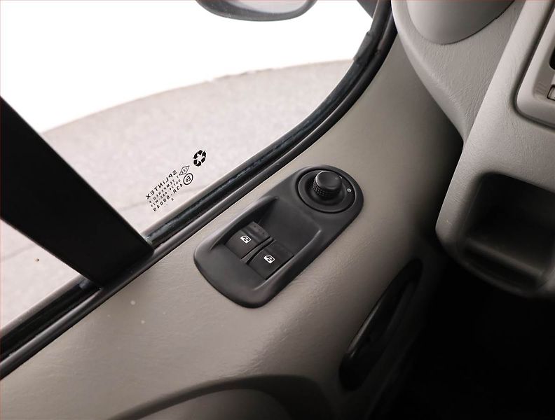 Renault Trafic (2013) 2.0 dCi, 1Maj - fotka 13 z 17