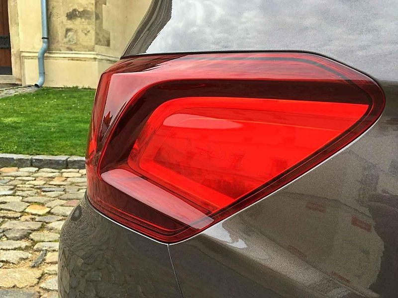 Peugeot 301.