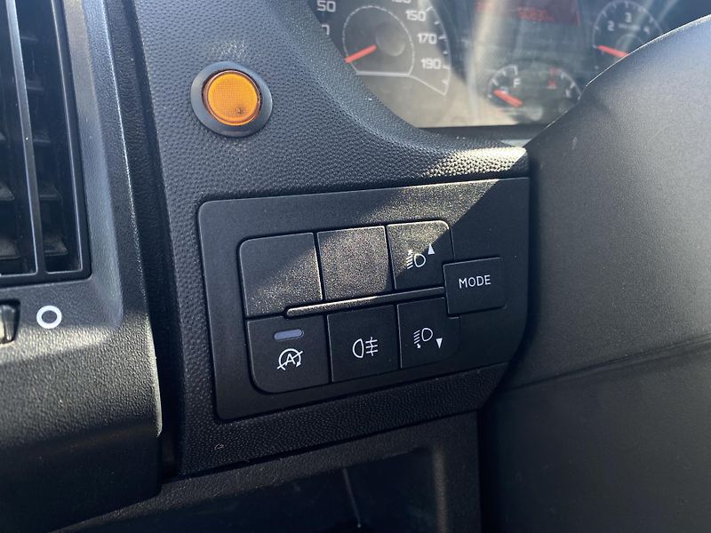 Peugeot Boxer (2020) 2.2 BlueHDi 140 MAN6 SKLÁPĚČ - fotka 16 z 23