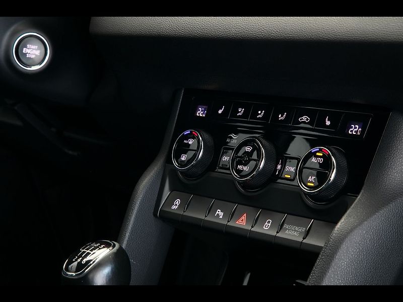 Škoda Karoq 1.5TSI 110kW Sportline Tažné - fotka 22 z 36