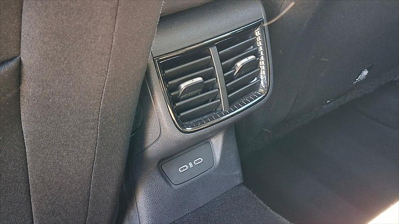 Škoda Fabia 1,0 TSi 85 Kw Top SEL ČR DPH - fotka 16 z 22