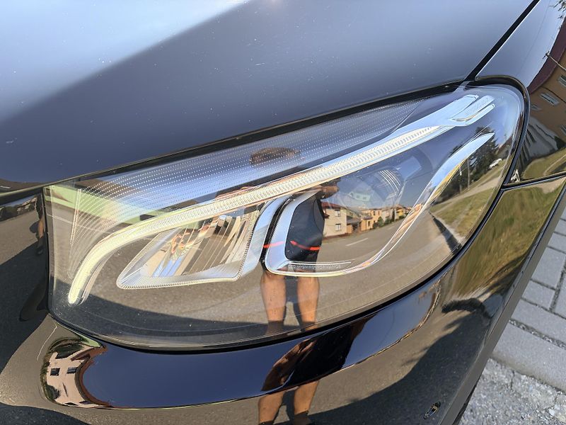Mercedes-Benz GLC 220D 4MATIC - fotka 5 z 49