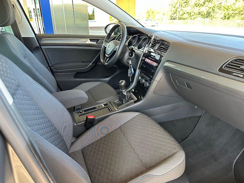 Volkswagen Golf (2019) 1.0TSi NAVI,LED,APP,SERVIS - fotka 8 z 15