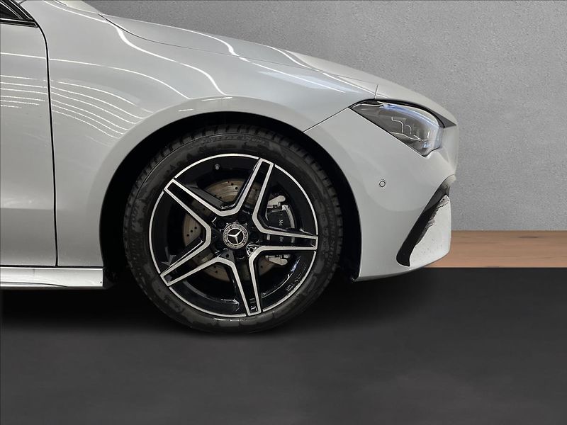 Mercedes-Benz CLA Třída 200 Shooting Brake AMG S - fotka 22 z 22