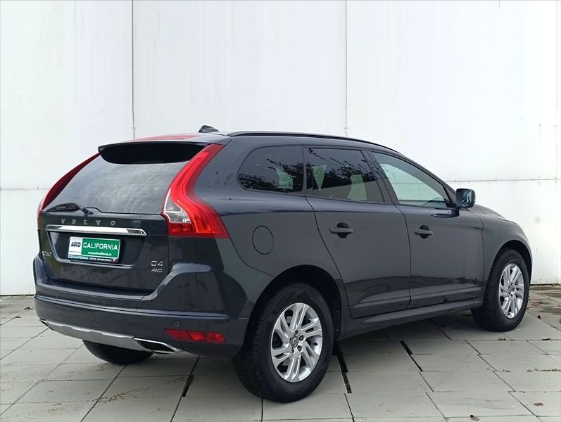 Volvo XC60 2,4 D4 Automat.4x4,Navi,Kůže, - fotka 6 z 32