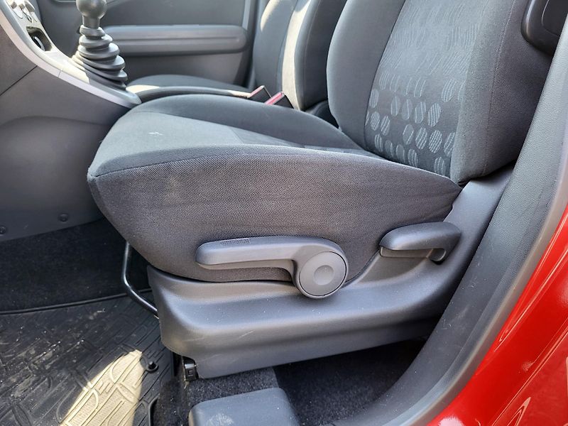 Suzuki Splash 1.2 i 63kW GL/AC - fotka 19 z 39
