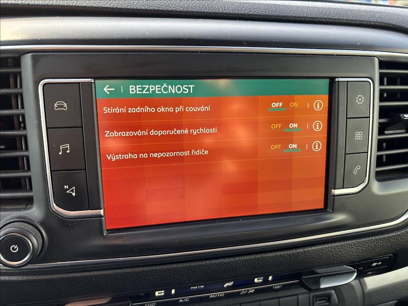 Citroën SpaceTourer 2,0 BlueHDi 130kW Shine  L1 - fotka 37 z 43