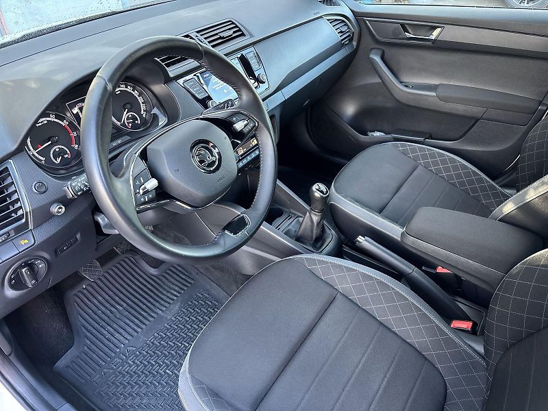 Škoda Fabia (2022) Combi 1.0 TSI Ambition Top - fotka 8 z 31