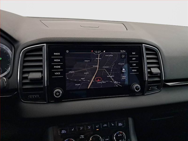Škoda Karoq (2018) Style 1.6 TDI, Automat, Navi - fotka 16 z 24