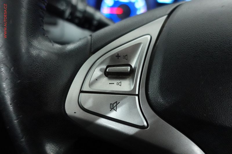 Hyundai ix20 (2011) 1.4 i, 1.maj,ČR, AC - fotka 15 z 21