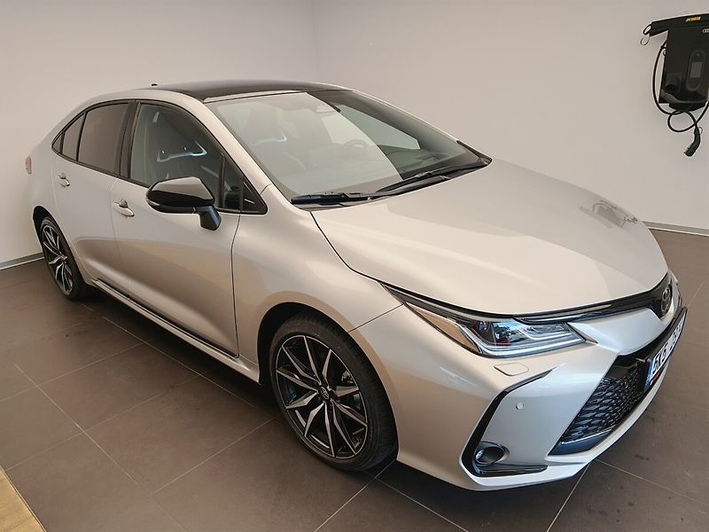 Toyota Corolla 1.8 GR SPORT - fotka 3 z 35