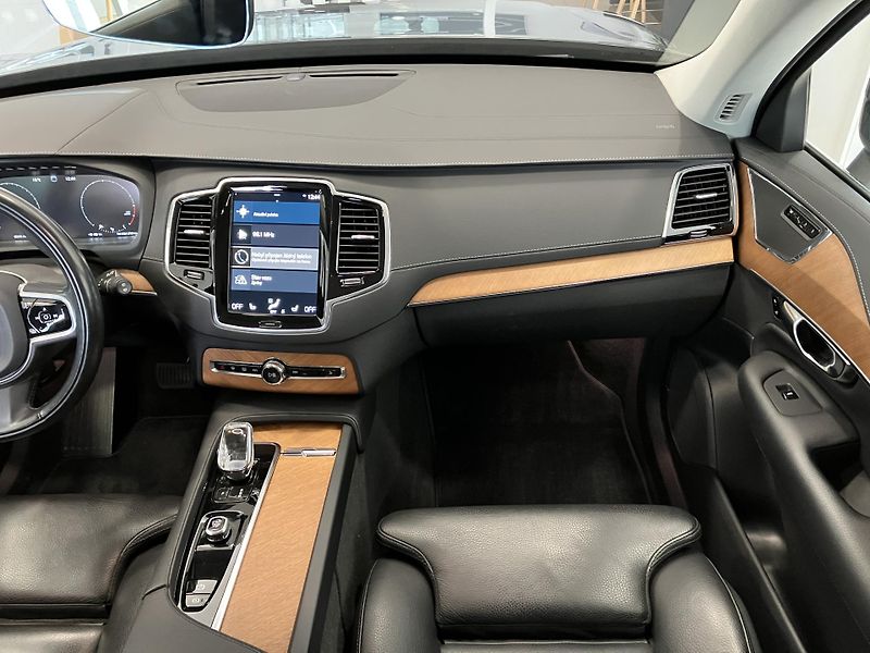 Volvo XC90 B5 AWD INSCRIPTION AT8, ČR - fotka 18 z 49